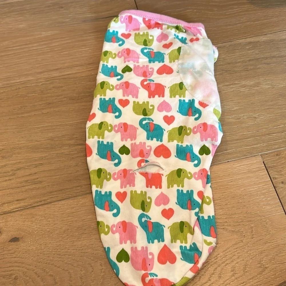Swaddle me Velcro swaddle size small